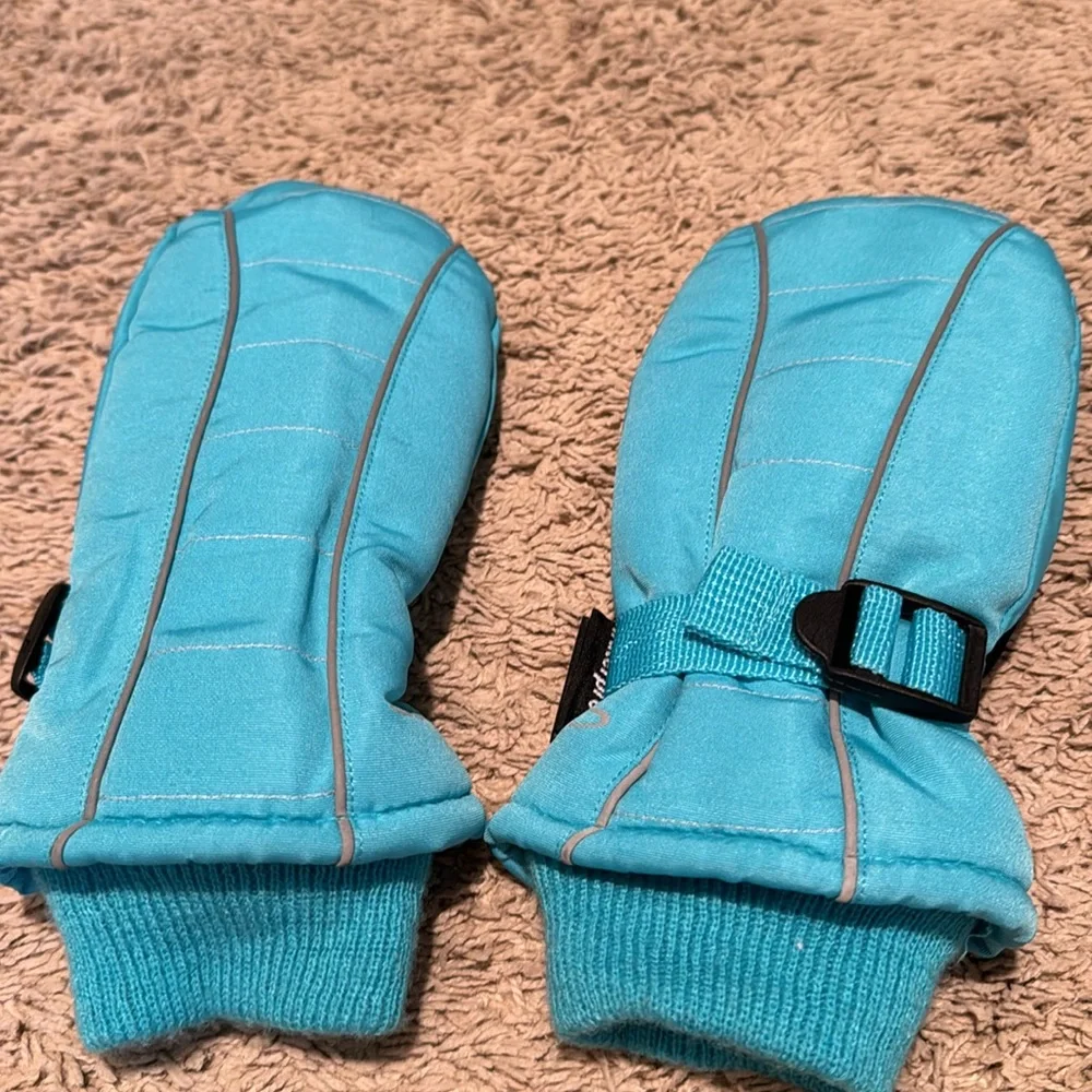 Champion kids snow mittens size 4/7